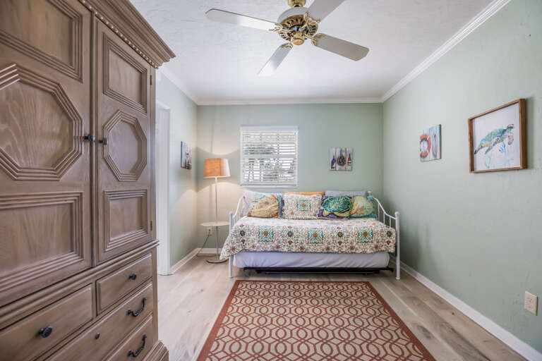 Den - Twin Daybed with Trundle