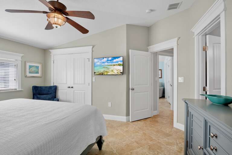 Second Bedroom, King bed with TV