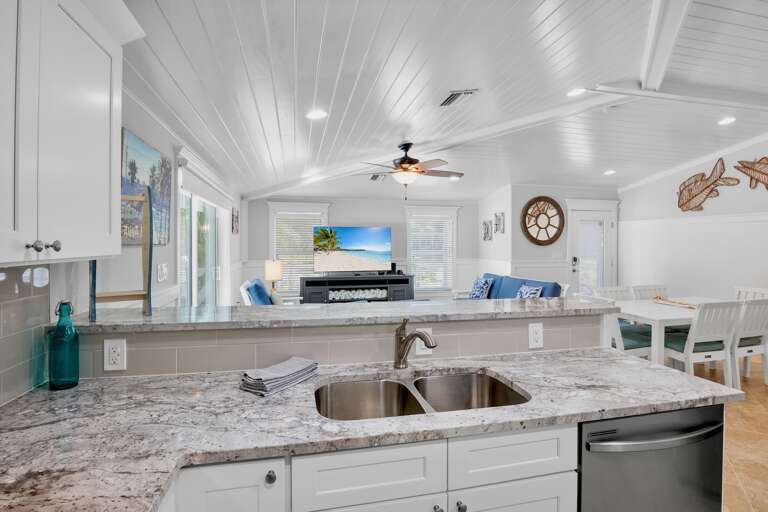 Fully equipped kitchen