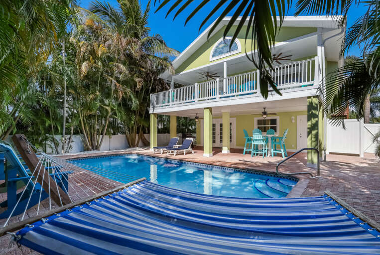 Private Pool Lounge Area