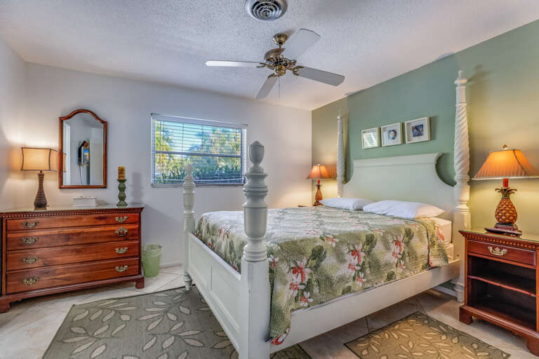 Additional Bedroom-Queen