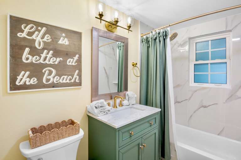 Full Ensuite Bathroom