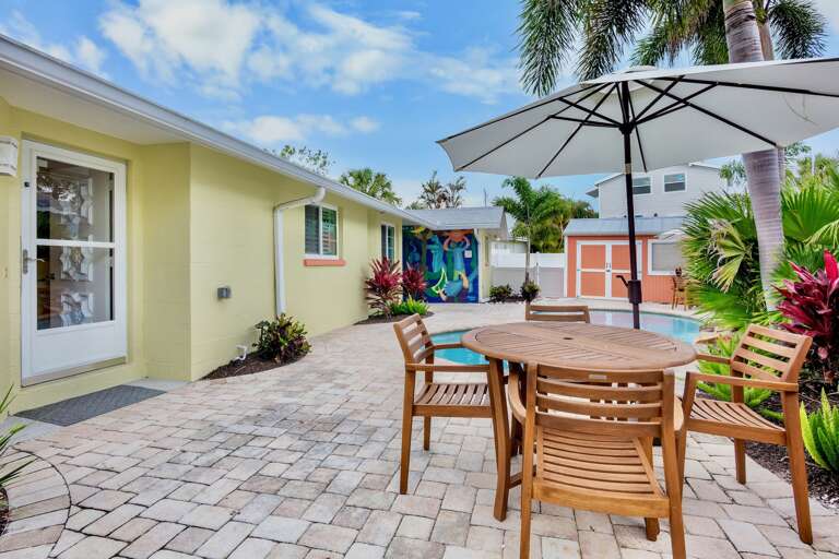 Shared Pool with Poolside Dining