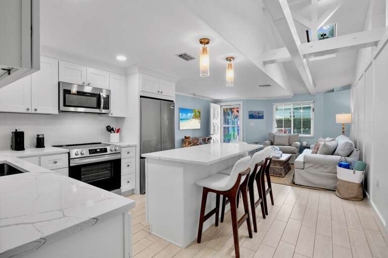 Fully Equipped Kitchen with Island