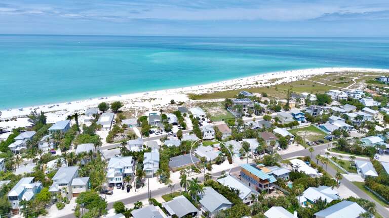 Home with Shared Pool Near the Beach