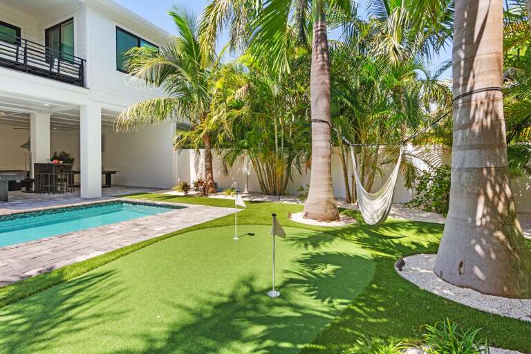 Putting Green, Hammock