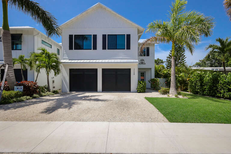 Three Little Birds Cottage by Anna Maria Island Accommodations