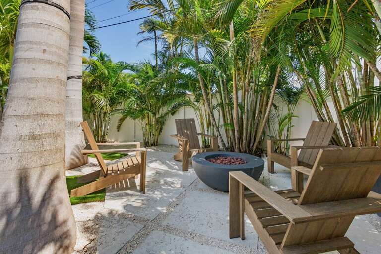 Outdoor Seating, Fire Pit