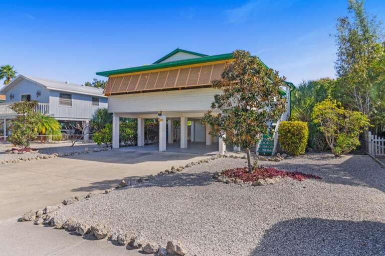 Mangoes on Magnolia-AMI Accommodations