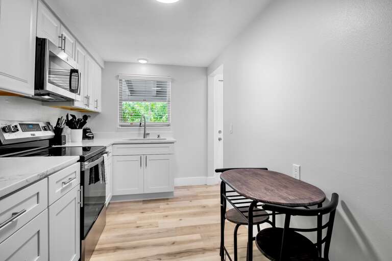 Cozy dining area just off the kitchen.