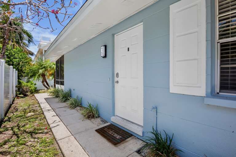 Private entrance for easy and convenient access to the home.