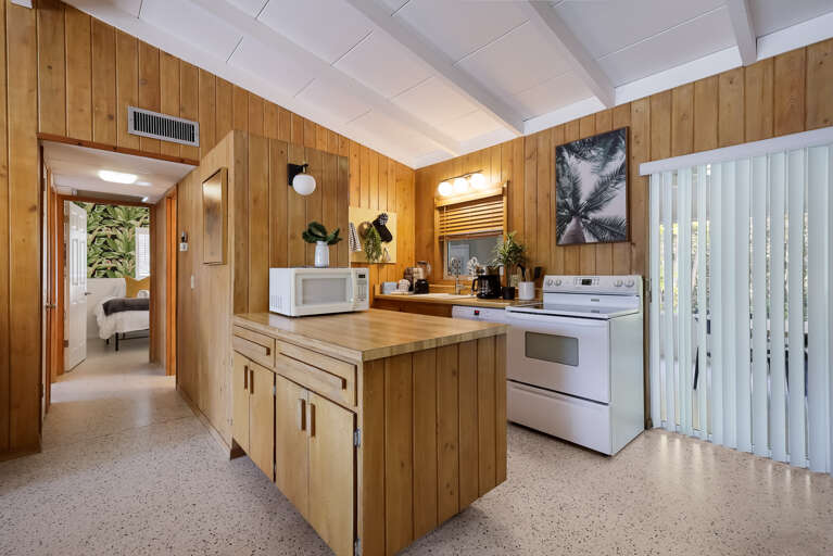 Fully equipped kitchen