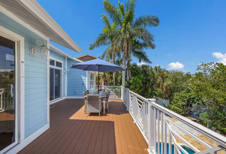 Balcony Dining Area