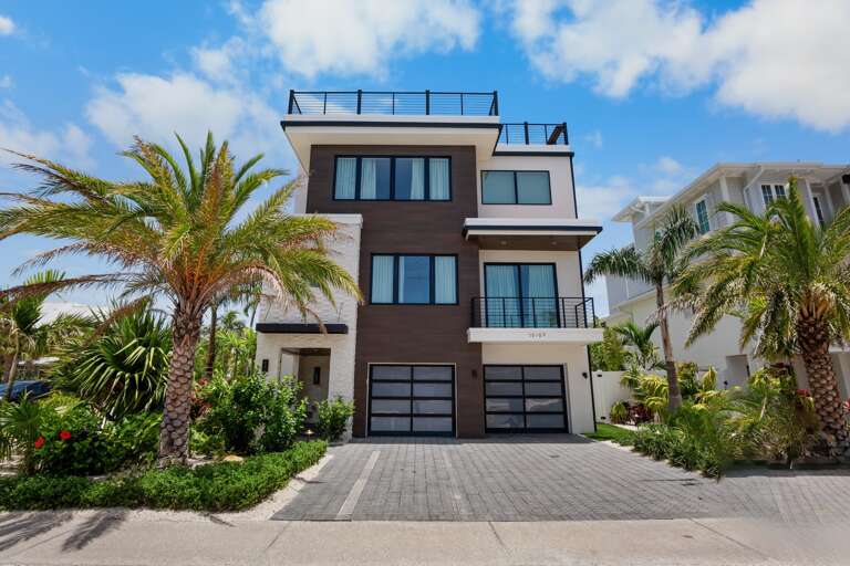 Grand Home Exterior