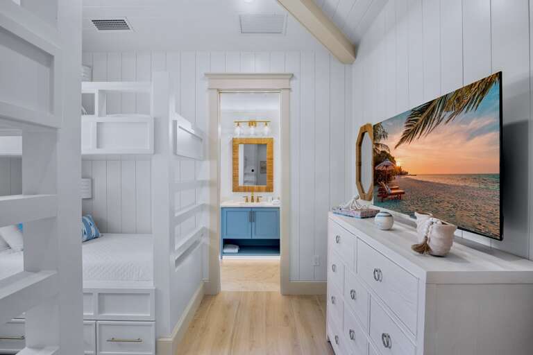 Fourth Bedroom, Two Twin/Twin Bunks