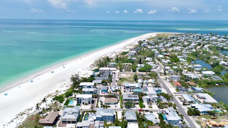 Prime location by the beach