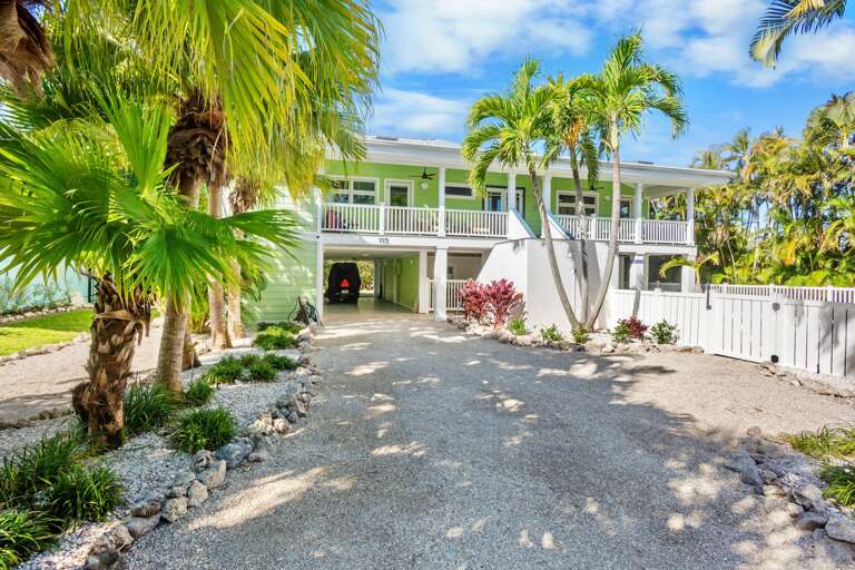 Coco Cottage by Anna Maria Island Accommodations