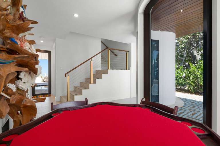 Stairs - Poker Table