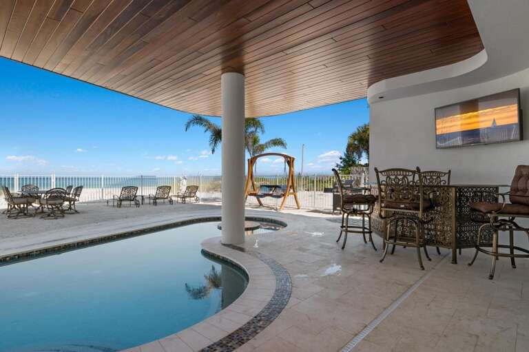 Private Pool - Outdoor Dining and Lounge
