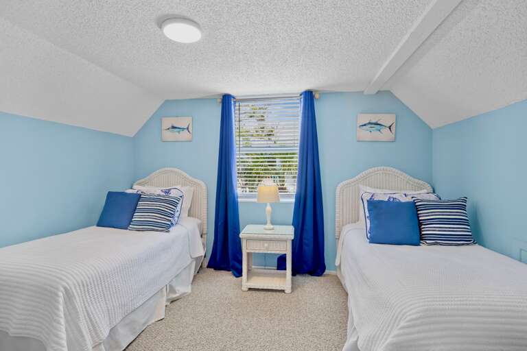 Third Bedroom, Two Twins