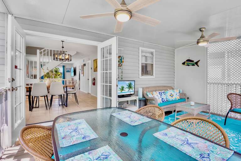 Screened Patio, Dining Area