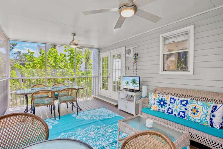 Screened Patio, Living Area