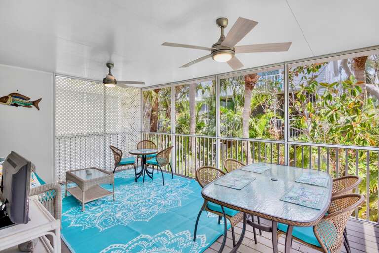 Screened Patio, Dining Area