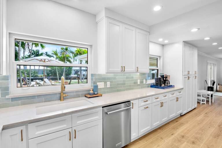 Kitchen, Canal View