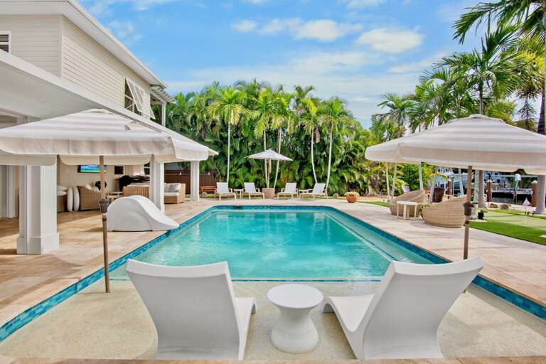 Private Pool, Poolside Loungers