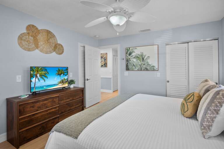 Second Bedroom, King