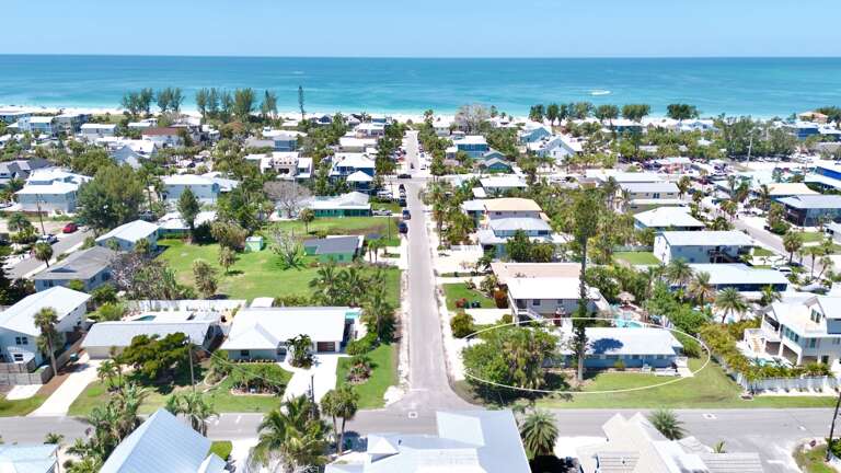 Located just minutes from the white sand beaches of Anna Maria Island.