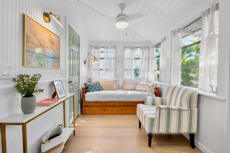 Common Area: Twin Daybed with Trundle
