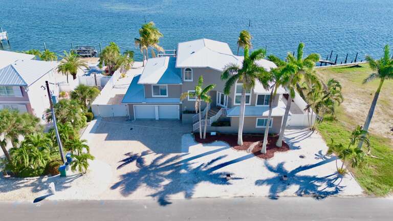White Pelican House by Anna Maria Island Accommodations