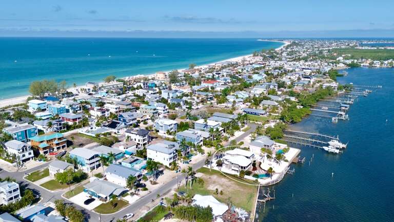 White Pelican House by Anna Maria Island Accommodations