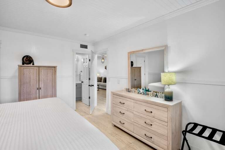 Second Bedroom, King bed