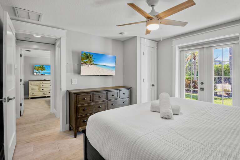 Third Bedroom, King bed