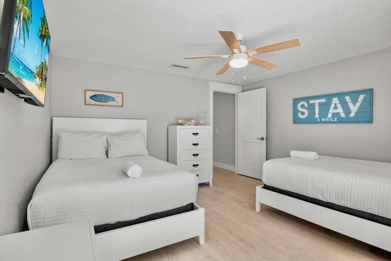 Fifth Bedroom, Two Full beds
