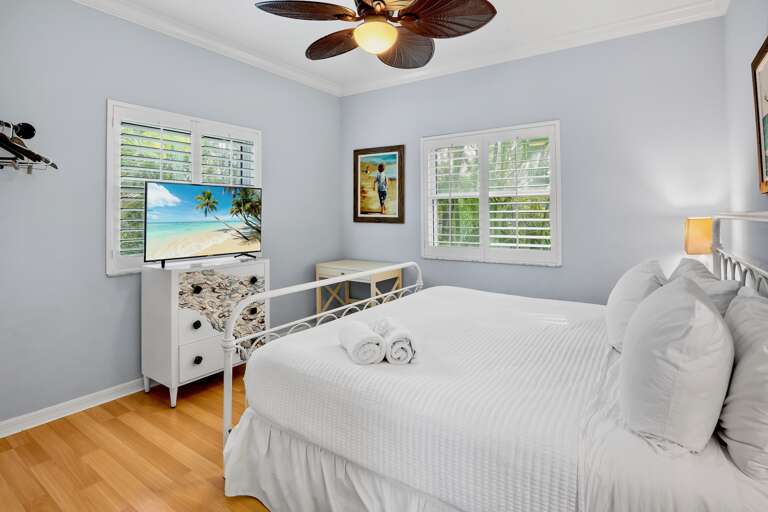 Third Bedroom, King bed