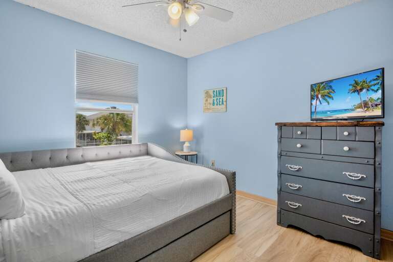 Second Bedroom, Queen bed with Twin Trundle