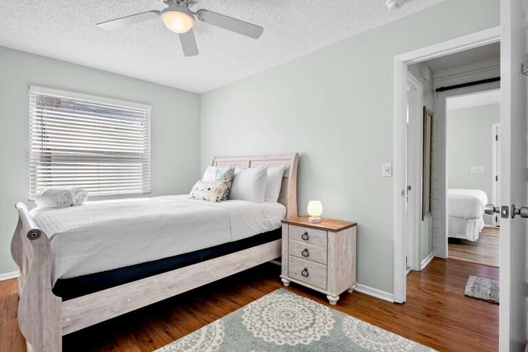 Third Bedroom, Queen bed
