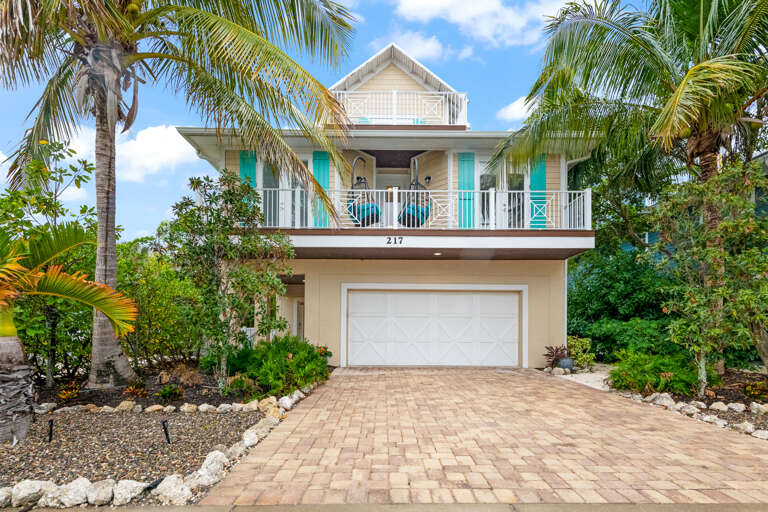 Exterior of Absolute Paradise - Anna Maria Vacations