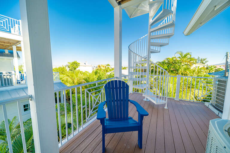 Upper Level Deck