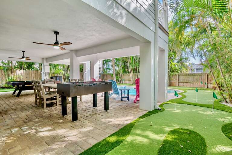 Foos Ball, Putting Green