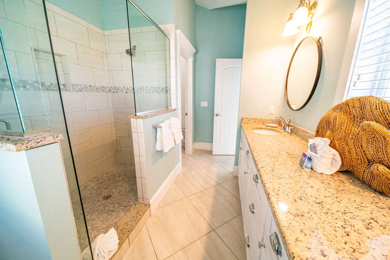 Fourth En-Suite - Upper Level - Hallway