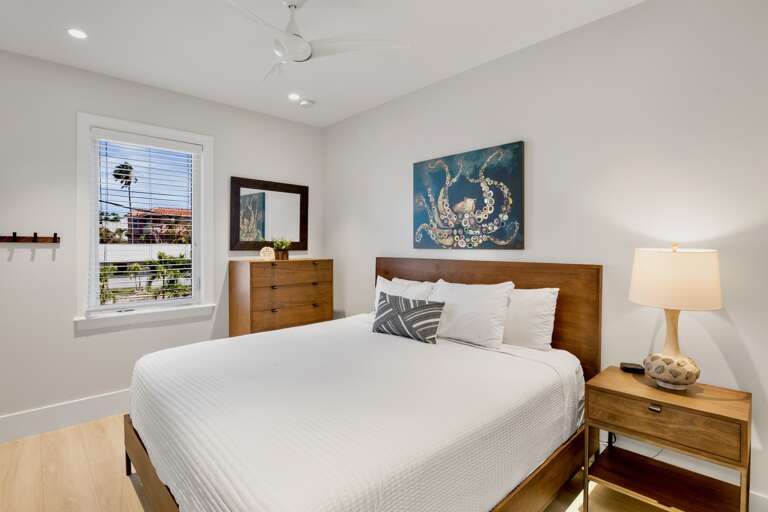 Second Bedroom, King