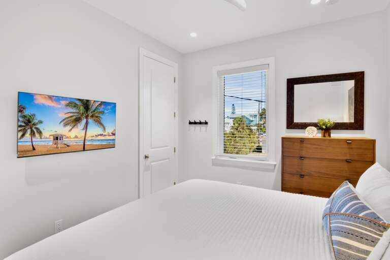 Second Bedroom, King