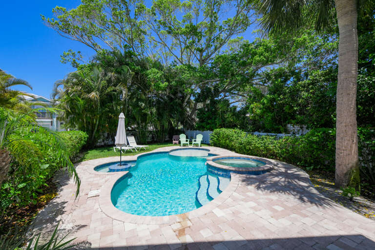 Private Pool - Swim Up Bar