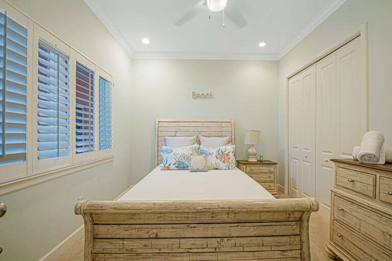 Third Bedroom - Queen