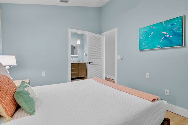 Third Bedroom - Queen