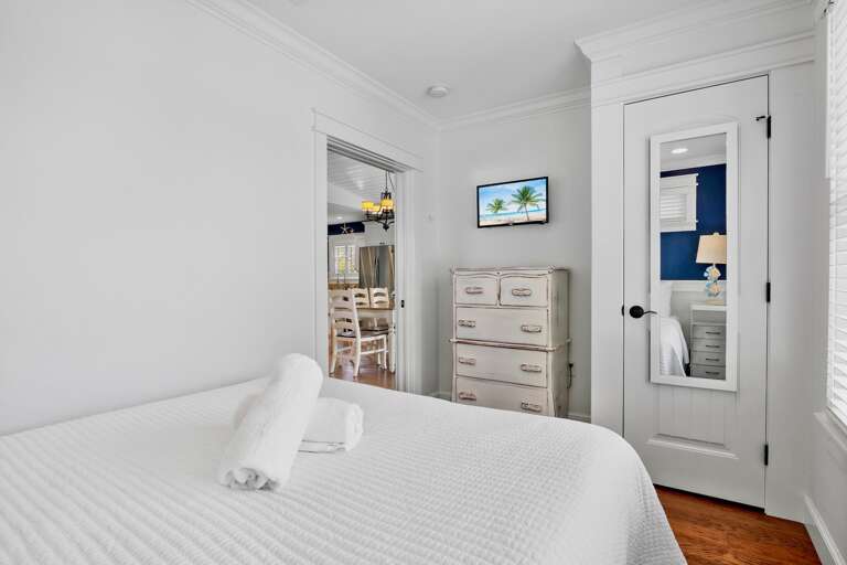 Third Bedroom, Queen bed